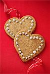 Decorated heart-shaped cinnamon biscuits
