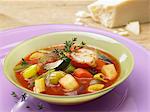 Minestrone mit gratinierten Tomaten