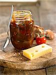 Pikante Auberginen, Tomaten, Pfeffer und getrocknete Früchte-chutney