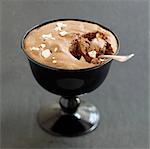 Chocolate and meringue mousse