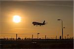 Flugzeug Landung auf dem Flughafen Heathrow, London, UK