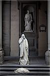 Living Statue Outside of Uffizi Gallery, Florence, Tuscany, Italy