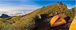 Camping au-dessus des nuages sur le Mont Rinjani, Lombok, Indonésie, Asie du sud-est, Asie