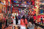 Dans le souk, Marrakech, Maroc, l'Afrique du Nord, Afrique