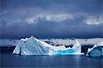 Iceberg à la dérive au large des péninsule de l'Antarctique, l'Antarctique, les régions polaires