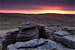 Sonnenaufgang über dem großen Tor der Grundnahrungsmittel, Dartmoor Nationalpark, Devon, England, Vereinigtes Königreich, Europa