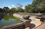 Kuttam Pokuna (zwei Teiche), nördliche Ruinen, Anuradhapura, UNESCO Weltkulturerbe, nördlichen Zentralprovinz in Sri Lanka, Asien