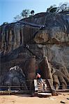 Gens grimper de Sigiriya, patrimoine mondial UNESCO, Province centrale du Nord, Sri Lanka, Asie