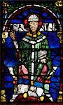 Portrait de Saint Thomas un Becket, assemblés en 1919 à partir de fragments de vitraux médiévaux, Thomas Becket fenêtre 1, vers le Nord ambulatoires, cathédrale de Canterbury, patrimoine mondial de l'UNESCO, Canterbury, Kent, Angleterre, Royaume-Uni, Europe
