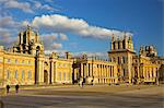 Grande cour du Palais de Blenheim, patrimoine mondial de l'UNESCO, Woodstock, Oxfordshire, Angleterre, Royaume-Uni, Europe