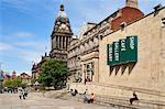 Leeds-Bibliothek und Rathaus auf dem Headrow, Leeds, West Yorkshire, Yorkshire, England, Vereinigtes Königreich, Europa