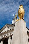 Hall civique et duc de Leeds dans Millennium Square, Leeds, West Yorkshire, Yorkshire, Angleterre, Royaume-Uni, Europe