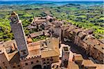 Überblick über Stadt und Landschaft, San Gimignano, Provinz Siena, Toskana, Italien