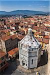 Baptisterium auf der Piazza del Duomo, Pistoia, Toskana, Italien