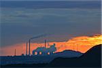 Kraftwerk Scholven, wie gesehen von der Halde Hoheward, Gelsenkirchen, Ruhrgebiet, Nordrhein-Westfalen, Deutschland