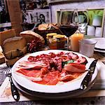 Piatto di salumi (an appetizer platter of salami and raw ham)