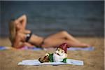 Nain de jardin se présentant sur la plage