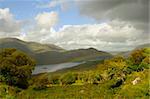 Une belle vue panoramique sur les lacs de Kerry (Irlande)