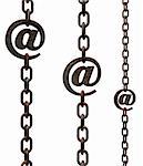 chaîne en métal avec email symbole 3d - illustration