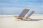 Paar Strand Stühle, Lacanau, Gironde, Aquitaine, Frankreich