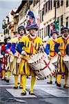 Trommler in Marching Band, Scoppio del Carro, Explosion der Cart-Festival, Ostersonntag, Florenz, Provinz Florenz, Toskana, Italien