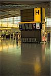 Check-In panneau d'Information, Terminal 5, Londres, Heathrow Airport, Hounslow, Royaume-Uni