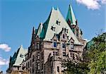 Das kanadische Konföderation Parlamentsgebäude gesehen von der Westseite in Ottawa, Kanada.