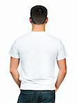 T-shirt blanc en arrière sur un jeune homme isolé