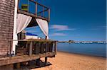 Waterfront-Haus mit Veranda und Blick auf die Marina, Provincetown, Cape Cod, Massachusetts, USA