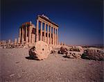 Colonnes de grès dans les ruines romaines de désert de Palmyre, Syrie