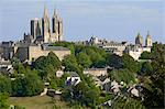 Panorama avec la cathédrale Notre Dame et Saint Pierre Eglise, Coutances, Cotentin, Normandie, France, Europe