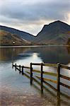 Lac Buttermere et Fleetwith Pike, Parc National de Lake District, Cumbria, Angleterre, Royaume-Uni, Europe