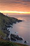 Lever de soleil spectaculaire derrière Start Point Lighthouse South Hams, Devon, Angleterre, Royaume-Uni, Europe