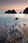 Crépuscule à Soar Mill Cove South Hams, Devon, Angleterre, Royaume-Uni, Europe