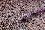 Große Schar von Zuschauern im Olympiastadion für 2012 Olympische Spiele, London, England, Vereinigtes Königreich, Europa