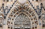 La Crucifixion, cathédrale tympan, Prague, République tchèque, Europe de St. Vitus