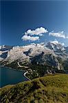 Hiking on the high route 2 in the Dolomites, Bolzano Province, Trentino-Alto Adige/South Tyrol, Italy, Europe