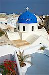 Kirche mit blauer Kuppel, Fira, Thira, Santorini, Cyclades, griechische Inseln, Griechenland, Europa