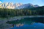 Lago di Carezza and Latemar Group mountains, Bolzano Province, Trentino-Alto Adige/South Tyrol, Italian Dolomites, Italy, Europe