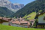 Blick über Stadt, Wolkenstein, Gröden, Provinz Bozen, Trentino-Alto Adige/Südtirol, Dolomiten, Italien, Europa