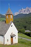 Église, Val di Funes, Province de Bolzano, Trentin-Haut-Adige/Südtirol, Dolomites italiennes, Italie, Europe