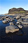 Saltwick Nab dans la baie de Saltwick, près de Whitby, North Yorkshire, Yorkshire, Angleterre, Royaume-Uni, Europe