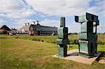 La famille de l'homme, 1970, Barbara Hepworth Sculpture à Snape Maltings, Suffolk, Angleterre, Royaume-Uni, Europe