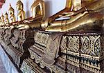 The outer cloister containing 400 Buddha images, Wat Phra Chetuphon (Wat Po), Bangkok, Thailand, Southeast Asia