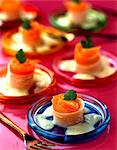 White radish and smoked salmon makis