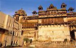 Asia, India, Madhya Pradesh, Orchha. The Jehangir Mahal palace to the right and to the left the Hotel Sheesh Mahal.