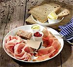 Ham platter with p‚tÈ, bread and butter