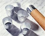 Making timbales with aluminium foil and a rolling pin