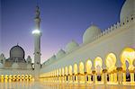 Sheikh Zayed Bin Sultan Al Nahyan Mosque at dusk, Abu Dhabi, United Arab Emirates, Middle East