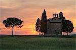 Cappella di Vitaleta, Val d'Orcia, UNESCO World Heritage Site, Tuscany, Italy, Europe